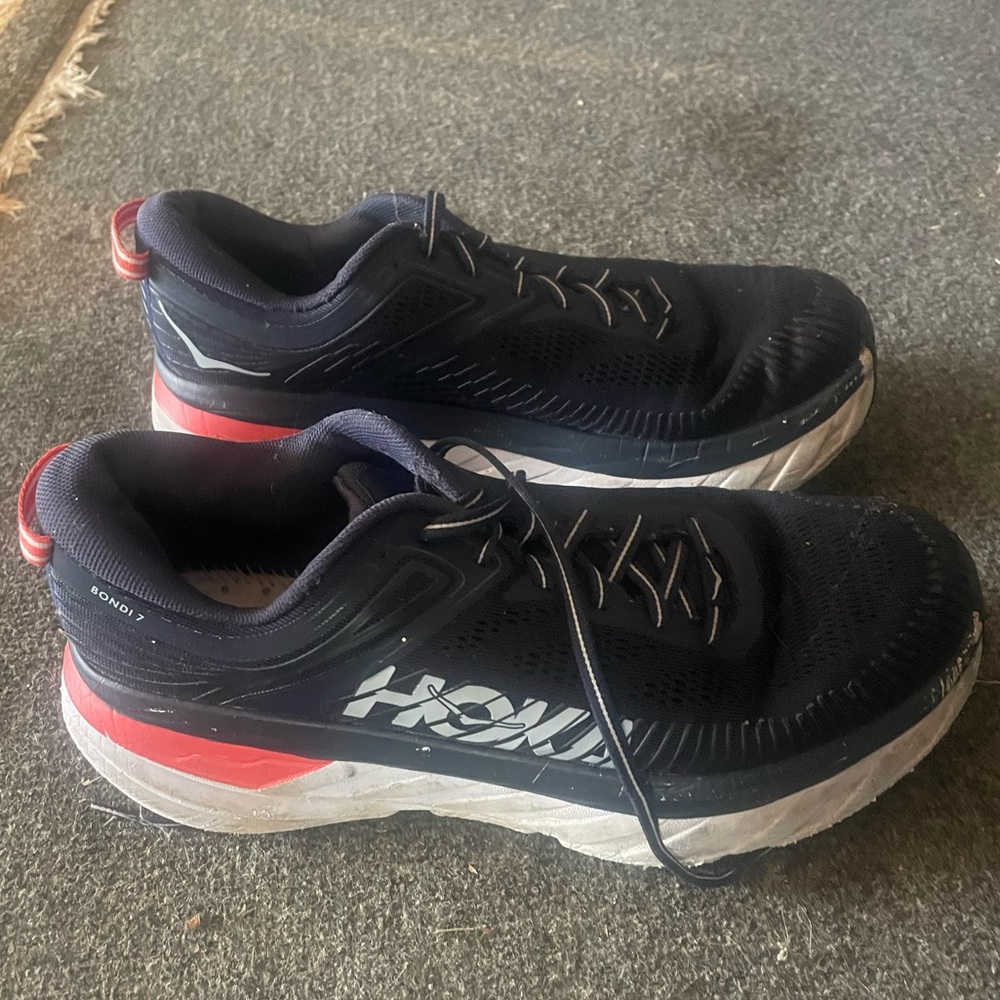 Womens Hokas Bondi 7 Sneaker size 10